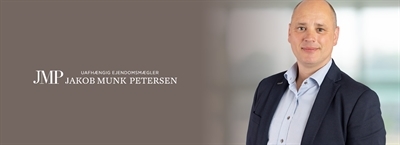 Højloftet produktions-/lagerhal med optimale faciliteter i Kvistgård