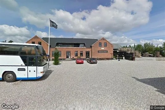 Bedrijfsruimtes te huur i Hadsten - Foto uit Google Street View