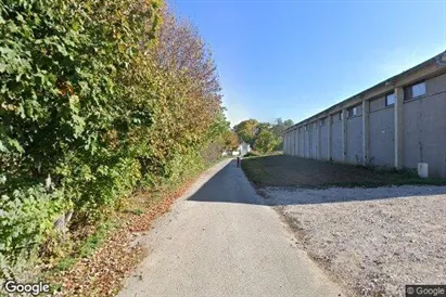Bedrijfsruimtes te huur in Trnava - Foto uit Google Street View
