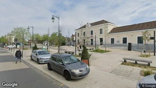 Office spaces for rent i Évry - Photo from Google Street View