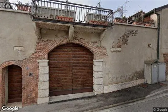 Bedrijfsruimtes te huur i Sona - Foto uit Google Street View