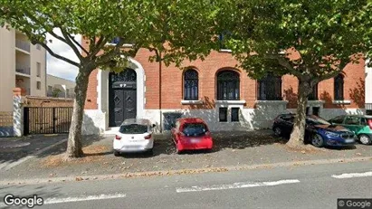 Commercial properties for rent in La Rochelle - Photo from Google Street View