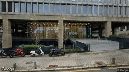 Coworking spaces te huur in El Encinar de los Reyes - Foto uit Google Street View Coworking spaces te huur in El Encinar de los Reyes - Foto uit Google Street View