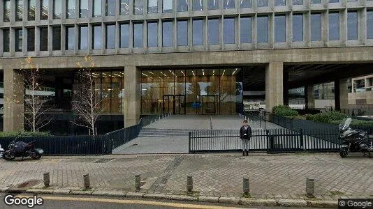 Kontorslokaler för uthyrning i El Encinar de los Reyes – Foto från Google Street View