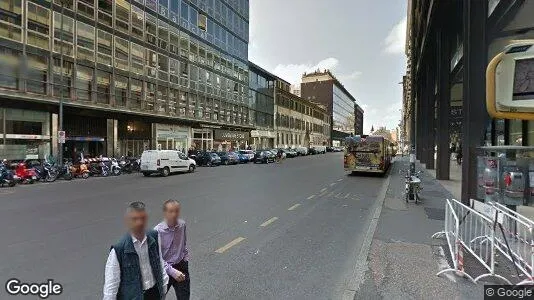 Bedrijfsruimtes te huur i Milaan Zona 1 - Centro storico - Foto uit Google Street View