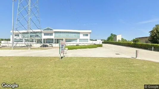 Bedrijfsruimtes te huur i Ari - Foto uit Google Street View