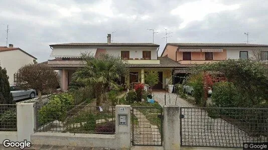 Bedrijfsruimtes te huur i Annone Veneto - Foto uit Google Street View