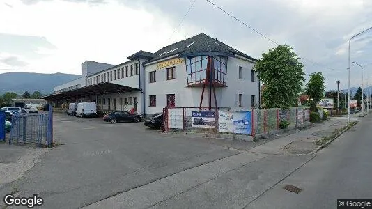 Bedrijfsruimtes te huur i Martin - Foto uit Google Street View