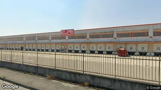 Verkstedhaller til leie i Piacenza – Bilde fra Google Street View