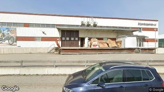 Bedrijfsruimtes te huur i Täby - Foto uit Google Street View