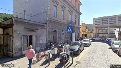 Bedrijfsruimtes te huur in Pianura - Foto uit Google Street View