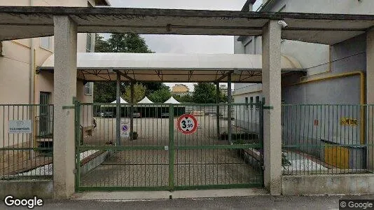 Lager zum Kauf i Nova Milanese – Foto von Google Street View