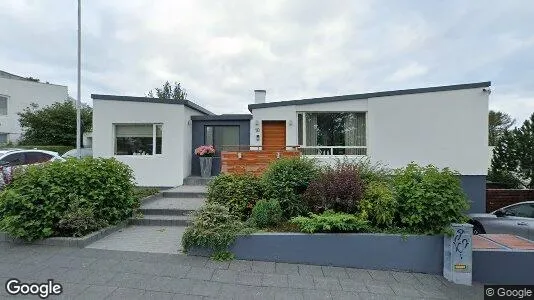 Bedrijfsruimtes te koop i Reykjavík Laugardalur - Foto uit Google Street View