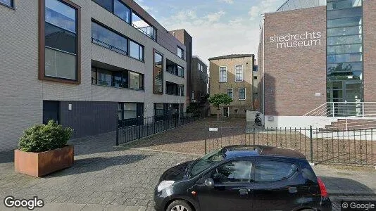 Bedrijfsruimtes te huur i Sliedrecht - Foto uit Google Street View