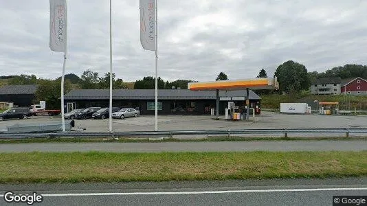Bedrijfsruimtes te koop i Melhus - Foto uit Google Street View