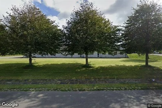 Magazijnen te koop i Give - Foto uit Google Street View