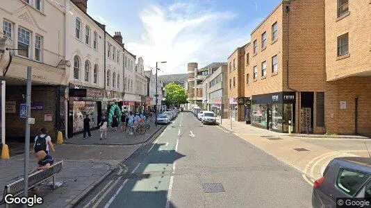 Bedrijfsruimtes te koop i Kingston upon Thames - Surrey - Foto uit Google Street View