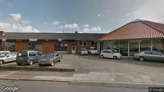 Bedrijfsruimtes te koop i Jelling - Foto uit Google Street View