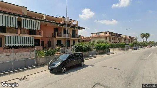 Magazijnen te huur i Maddaloni - Foto uit Google Street View