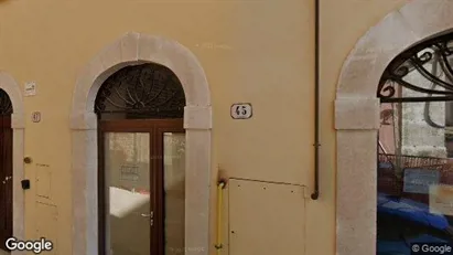 Företagslokaler för uthyrning i L'Aquila – Foto från Google Street View