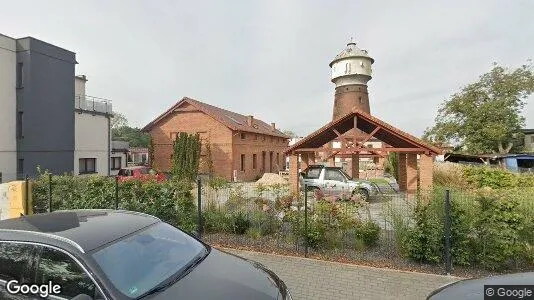 Office spaces for rent i Poznański - Photo from Google Street View