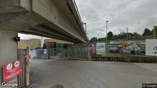 Lagerlokaler för uthyrning i Charleroi – Foto från Google Street View