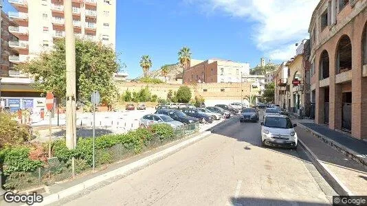 Lager zur Miete i Maddaloni – Foto von Google Street View