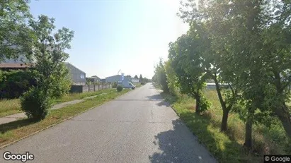 Företagslokaler för uthyrning i Senec – Foto från Google Street View