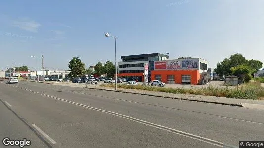Bedrijfsruimtes te koop i Nové Zámky - Foto uit Google Street View