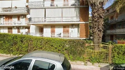 Lager zum Kauf in Aci Catena – Foto von Google Street View