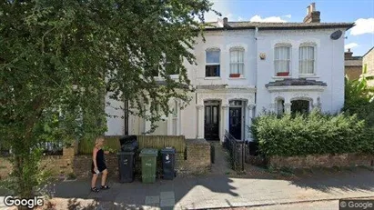 Bedrijfsruimtes te huur in London E3 - Foto uit Google Street View