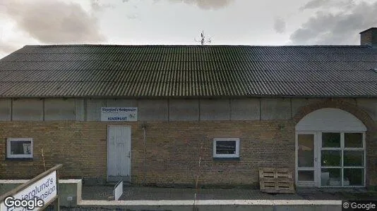 Gewerbeflächen zum Kauf i Hovedgård – Foto von Google Street View