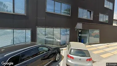 Bedrijfsruimtes te huur in Besnica - Foto uit Google Street View