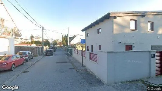 Lokaler til leje i Bratislava Ružinov - Foto fra Google Street View