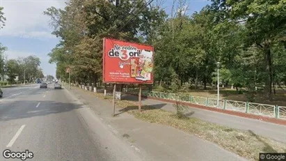 Showrooms för uthyrning i Roman – Foto från Google Street View Showrooms för uthyrning i Roman – Foto från Google Street View