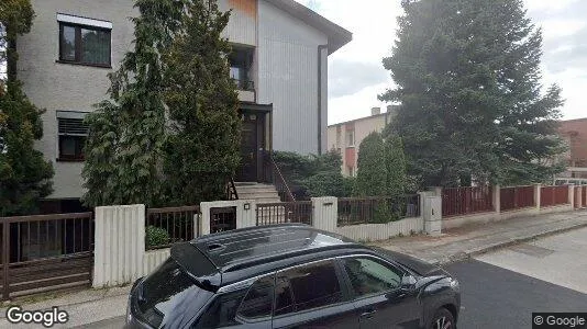 Bedrijfsruimtes te huur i Location is not specified - Foto uit Google Street View