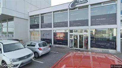 Magazijnen te huur in Reykjavík Háaleiti - Foto uit Google Street View