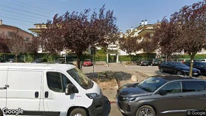 Bedrijfsruimtes te huur in Arese - Foto uit Google Street View