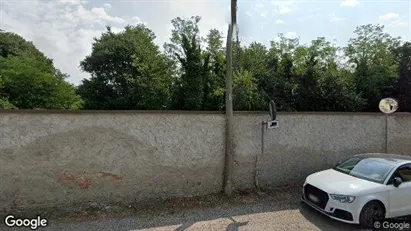 Lager zum Kauf in Inveruno – Foto von Google Street View