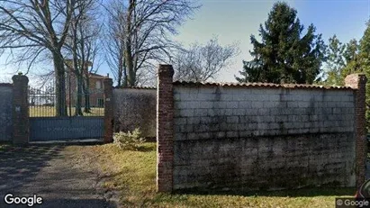 Lager zur Miete in Moruzzo – Foto von Google Street View