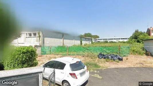 Lager zur Miete i Vertemate con Minoprio – Foto von Google Street View