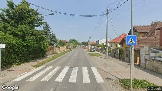 Gewerbeflächen zur Miete i Senec – Foto von Google Street View