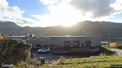 Kontorslokaler till salu i Førde – Foto från Google Street View