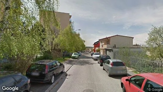 Bedrijfsruimtes te huur i Location is not specified - Foto uit Google Street View