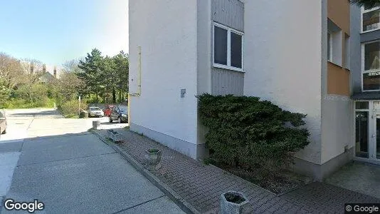 Bedrijfsruimtes te huur i Location is not specified - Foto uit Google Street View