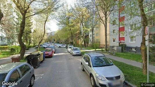 Bedrijfsruimtes te huur i Location is not specified - Foto uit Google Street View