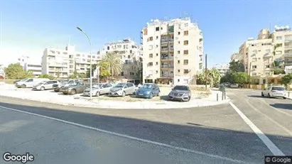 Kontorer til salgs i Nikosia Strovolos – Bilde fra Google Street View