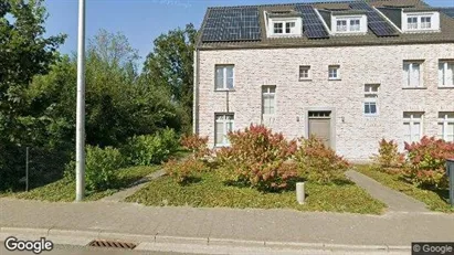 Commercial properties for rent in Ravels - Photo from Google Street View