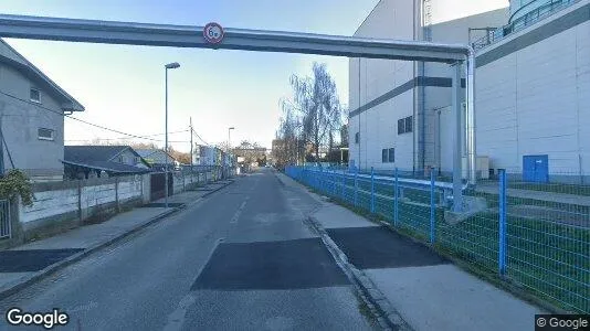 Bedrijfsruimtes te huur i Location is not specified - Foto uit Google Street View