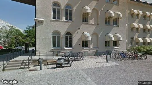 Büros zur Miete i Gärdet/Djurgården – Foto von Google Street View